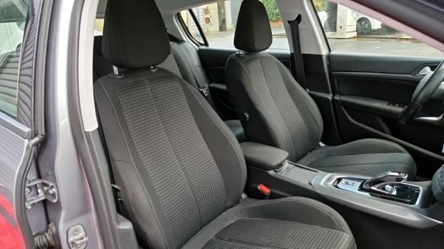 Peugeot 308 image 2