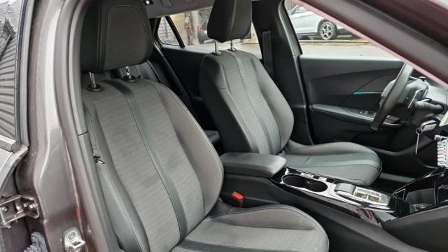 Peugeot 2008 image 9