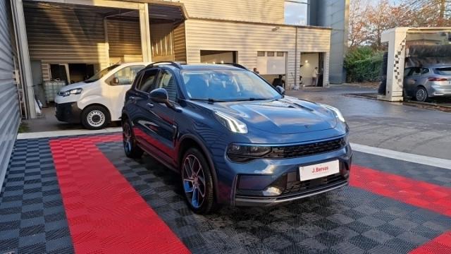 Lynk & Co 01 image 2