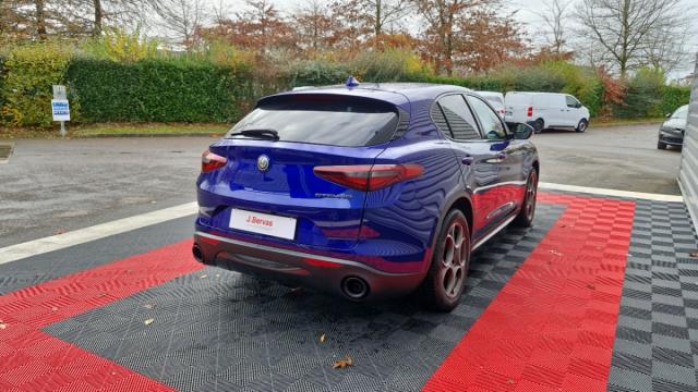 Alfa Romeo Stelvio image 3