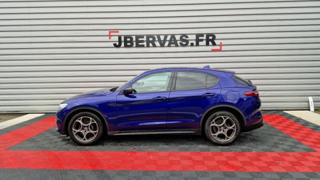 Alfa Romeo Stelvio image 7