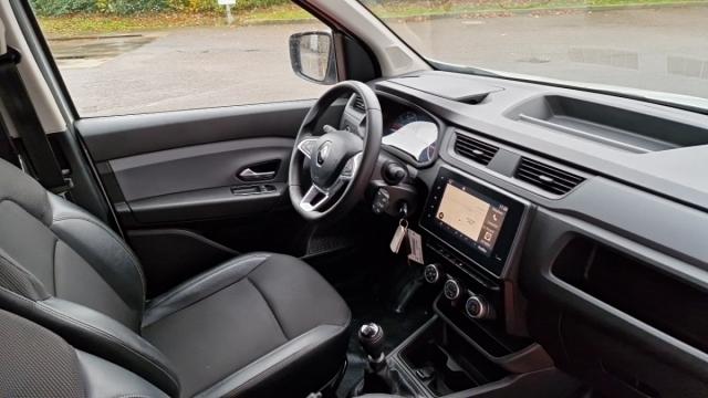 Renault Express Van image 2