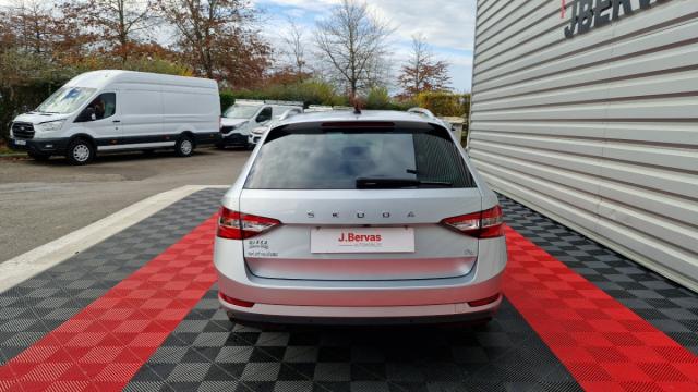 Skoda Superb Combi image 7