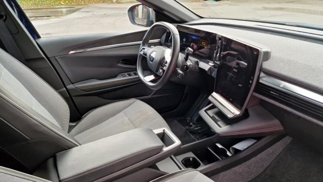 Renault Mégane E-Tech image 2