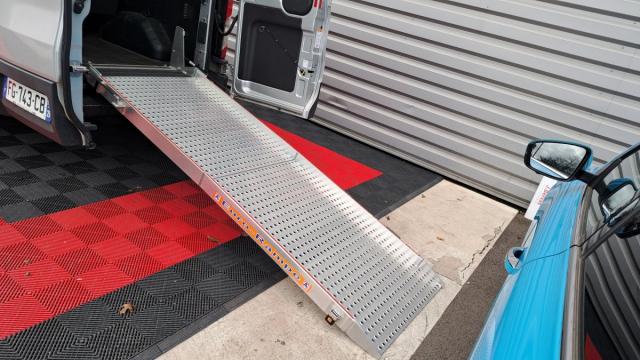 Ford Transit image 5