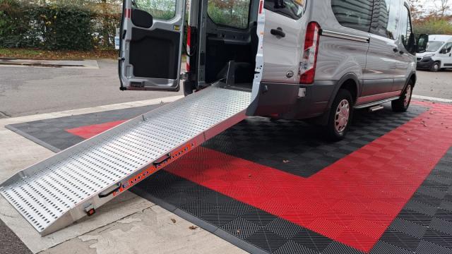 Ford Transit image 4