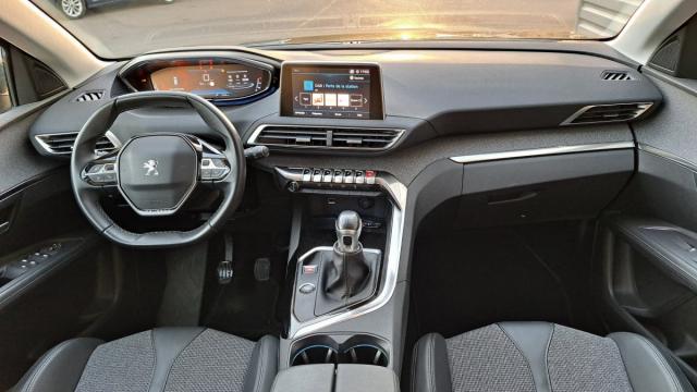 Peugeot 3008 image 2