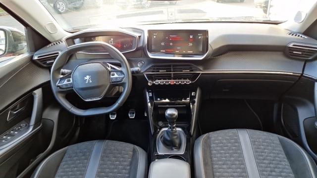 Peugeot 2008 image 4