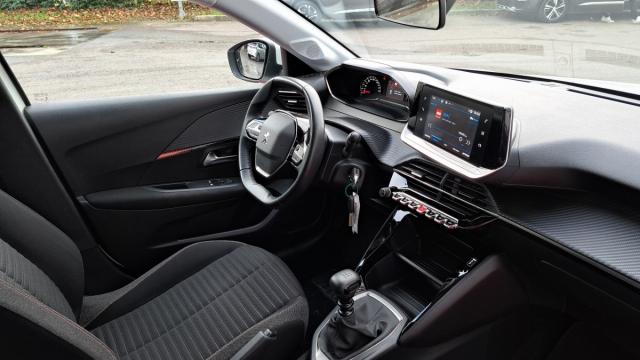 Peugeot 208 image 6