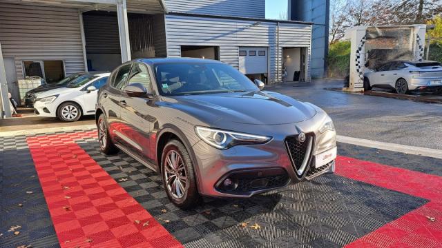 Alfa Romeo Stelvio image 1