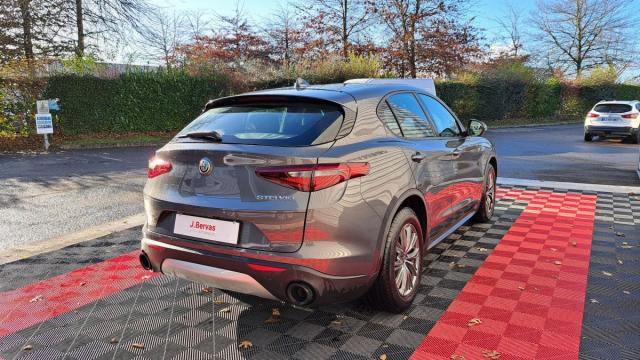 Alfa Romeo Stelvio image 5