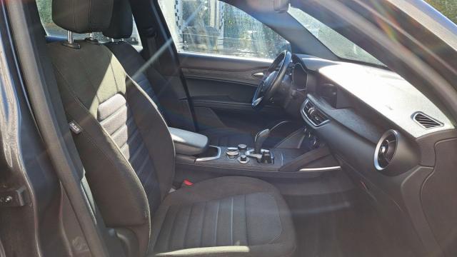 Alfa Romeo Stelvio image 4