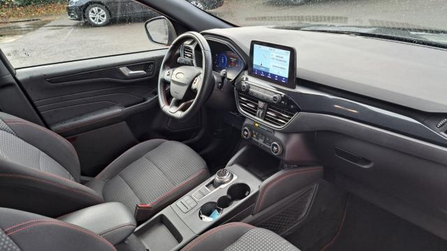 Ford Kuga image 1