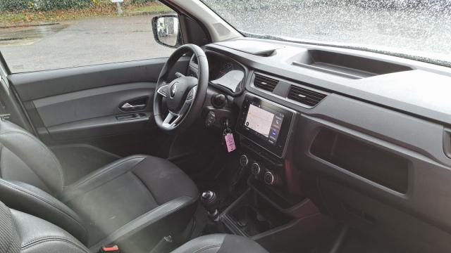Renault Express Van image 4