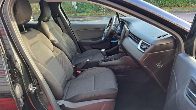 Renault Clio image 9