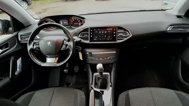 Peugeot 308 image 2