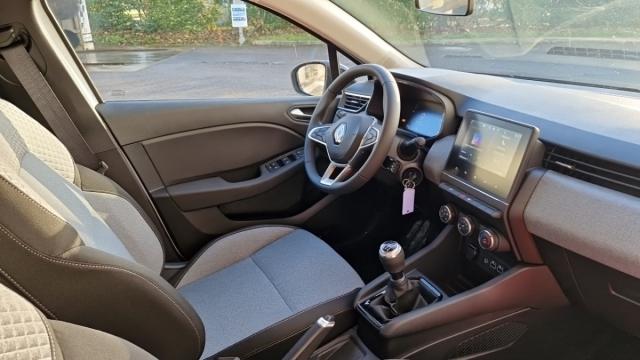 Renault Clio image 2