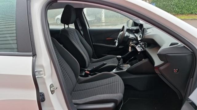Peugeot 208 image 7