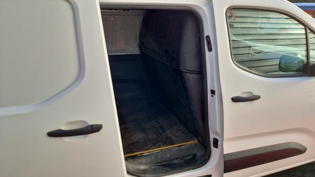 Peugeot Partner image 2