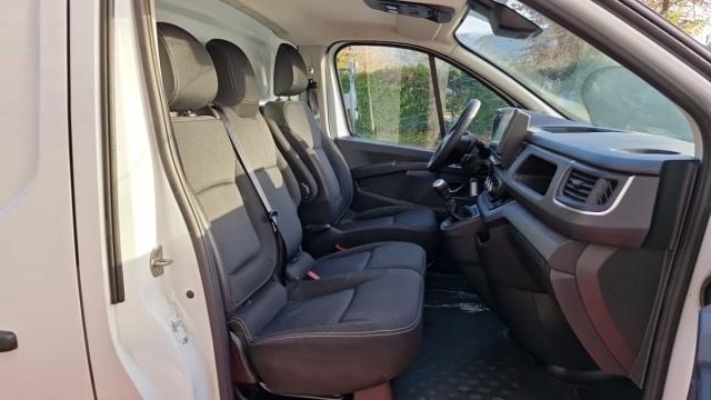 Renault Trafic image 2