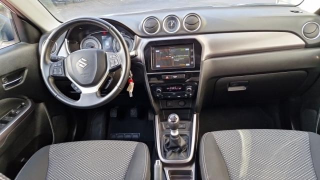 Suzuki Vitara image 9