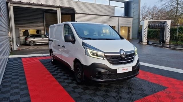 Renault Trafic image 2