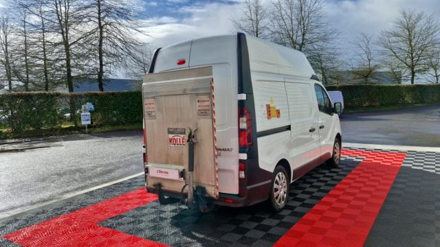 Renault Trafic image 1