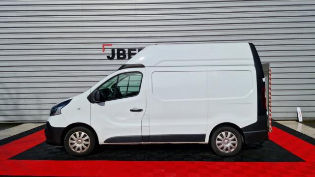 Renault Trafic image 2
