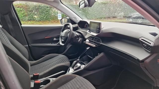 Peugeot 2008 image 3