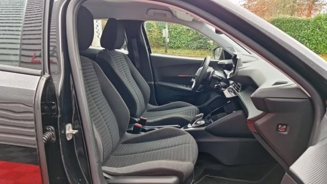 Peugeot 2008 image 8