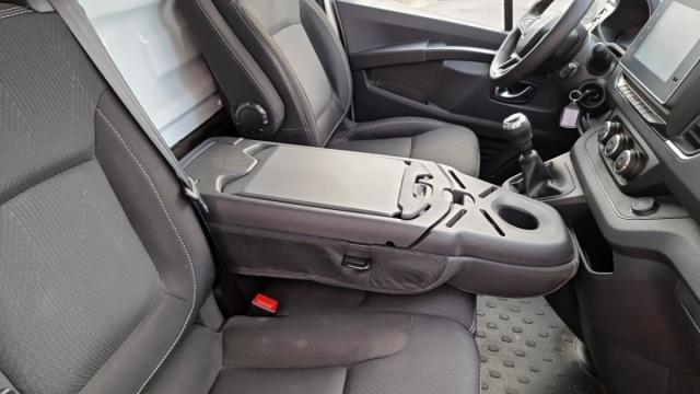 Renault Trafic image 4