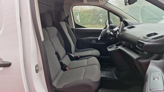 Peugeot Partner image 2