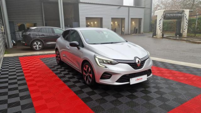 Renault Clio image 8