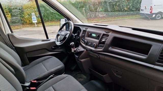 Ford Transit image 3