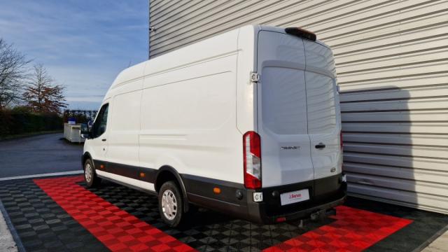 Ford Transit image 9