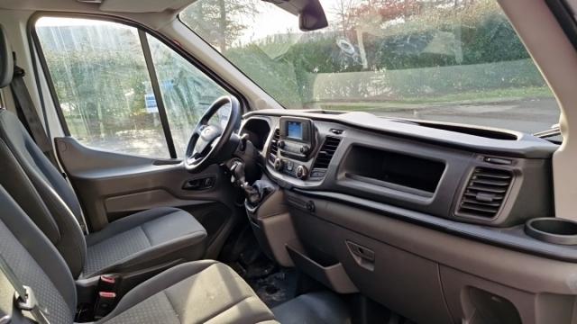 Ford Transit image 8