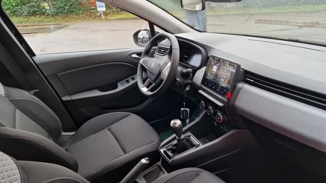 Renault Clio image 2