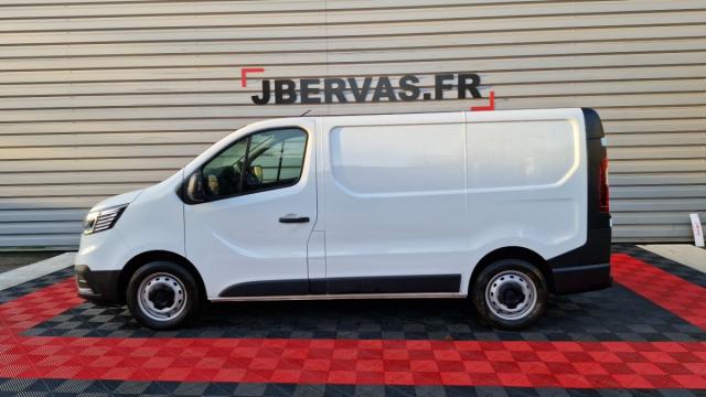 Renault Trafic image 2