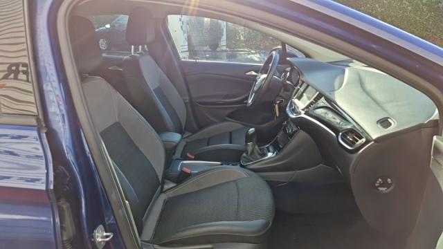 Opel Astra Sports Tourer image 7