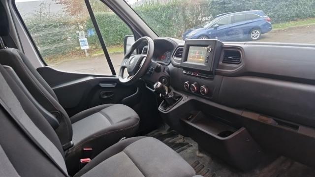 Renault Master image 2