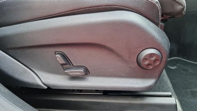 Mercedes Benz Glc image 9