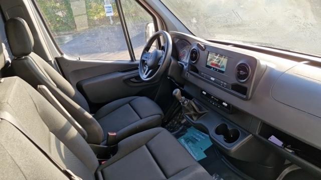 Mercedes Benz Sprinter image 4