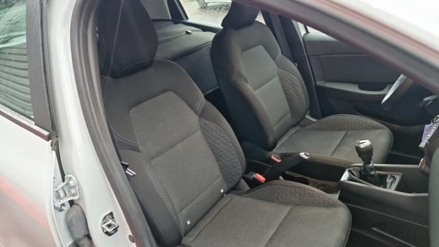 Renault Clio image 9