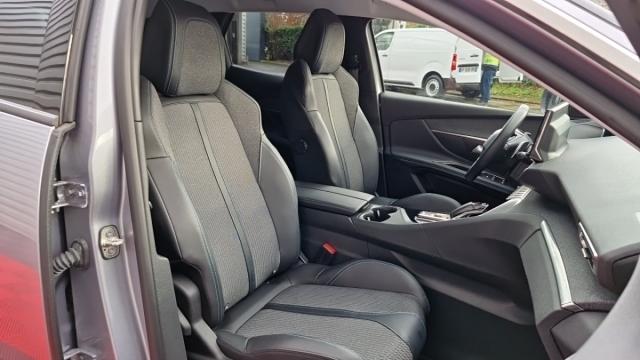 Peugeot 3008 image 8