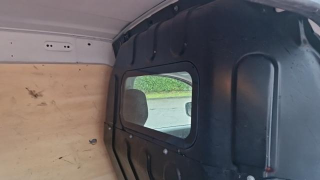 Renault Express Van image 5