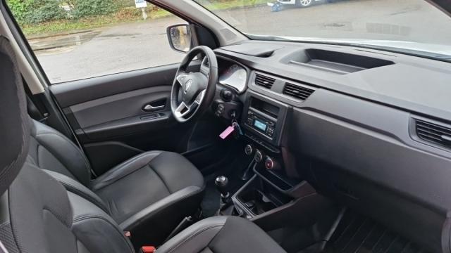 Renault Express Van image 8