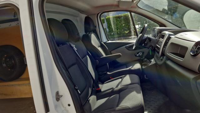 Renault Trafic image 2