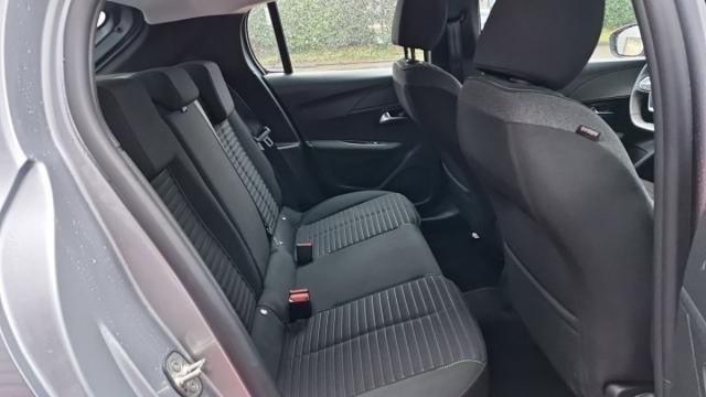 Peugeot 208 image 6