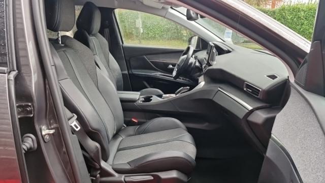 Peugeot 3008 image 2