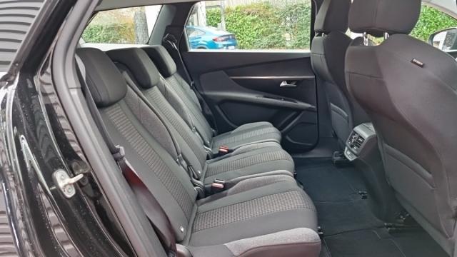Peugeot 5008 image 1